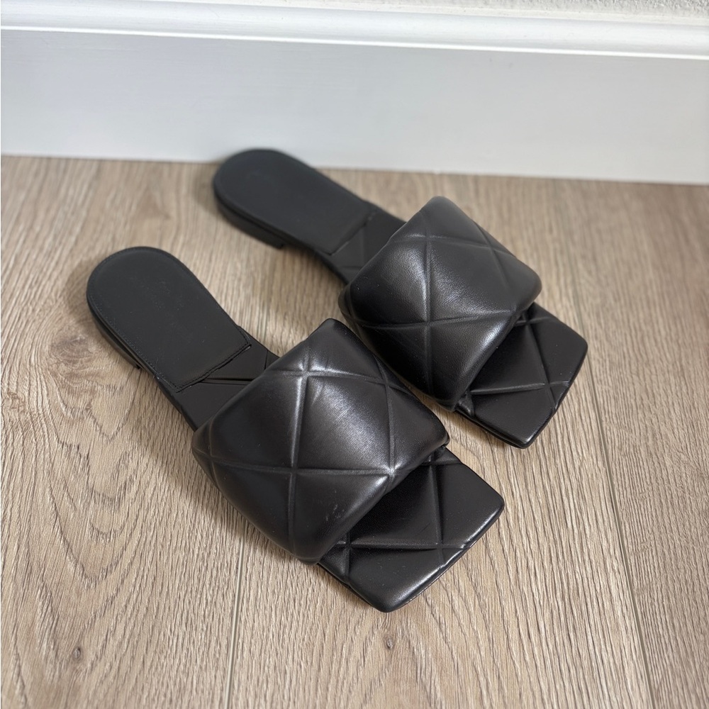 Bottega Veneta Black Quilted Slide Sandals - Picture 2 of 7